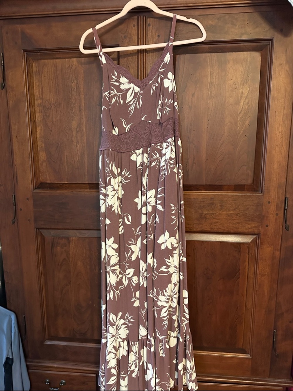torrid Mauve Floral Maxi Dress with Cream Flowers and Lace Waist